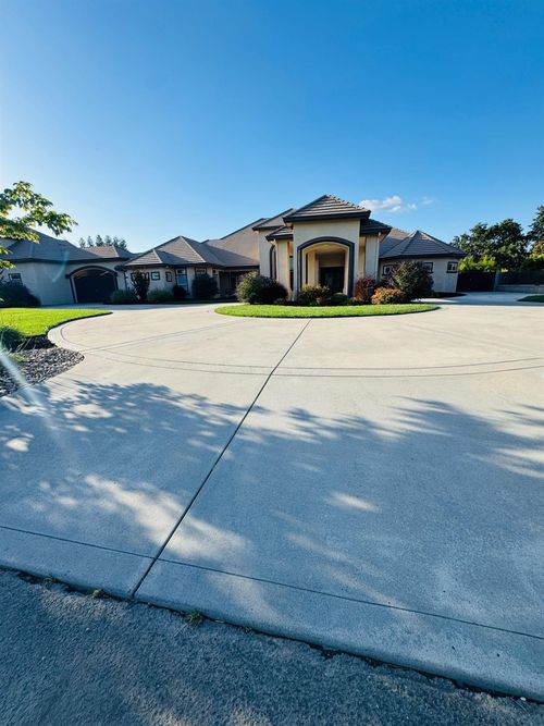 4953 Tudor Rose Gln, Stockton, CA, 95212-9253 | Card Image