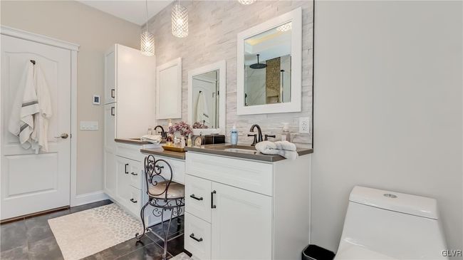 Primary Bathroom | Image 40
