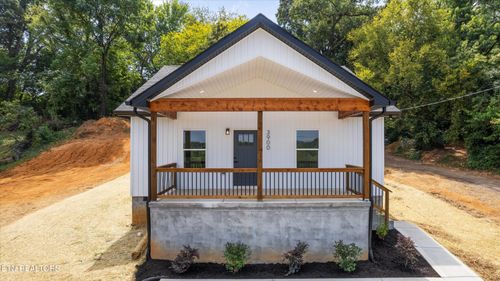 3900 Lilac Ave, Knoxville, TN, 37914-4821 | Card Image