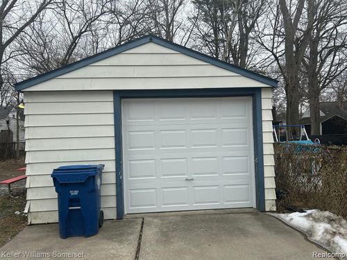 18458 Lennane, Redford, MI, 48240-1745 | Card Image