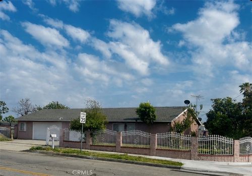 17317 Marygold Ave, Bloomington, CA, 92316-2070 | Card Image