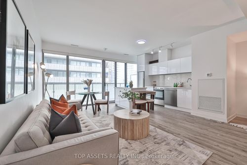 3707-50 Charles St E, Toronto, ON, M4Y0C3 | Card Image