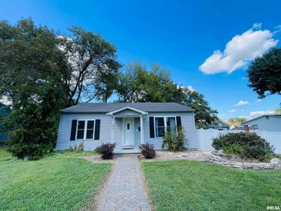 485 W Adams Street, House other with 3 bedrooms, 2 bathrooms and null parking in Nashville IL | Image 2