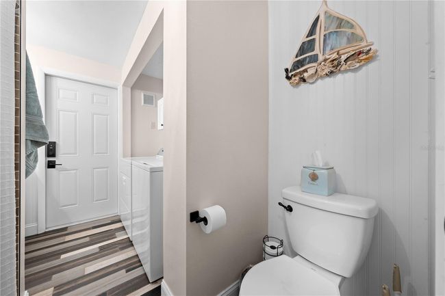 Main Home - Guest Bathroom | Image 42