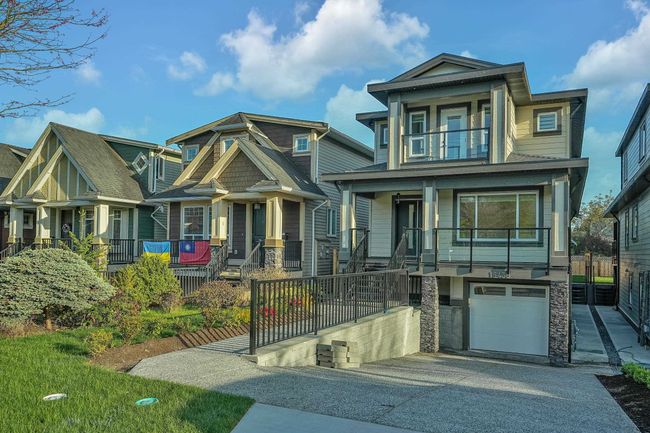 15438 Goggs Avenue, House other with 6 bedrooms, 4 bathrooms and 4 parking in White Rock BC | Image 2