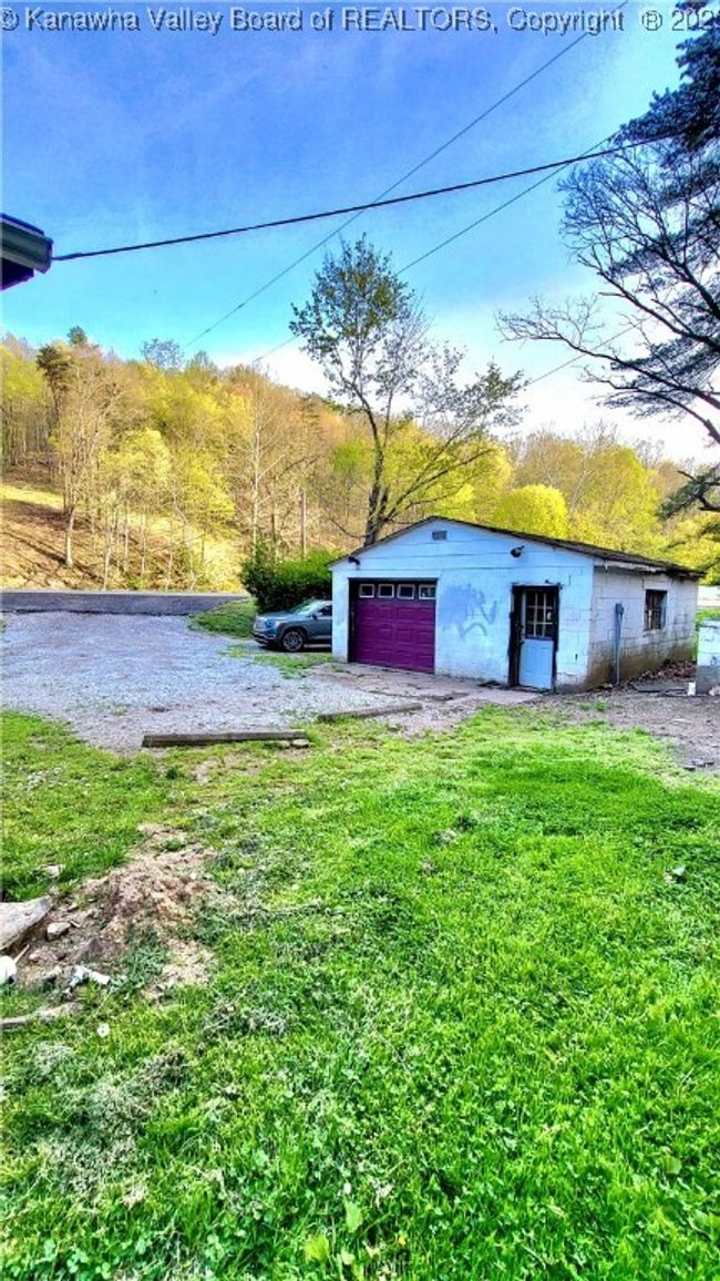 11241 Spencer Rd, House other with 3 bedrooms, 2 bathrooms and null parking in Le Roy WV | Image 4