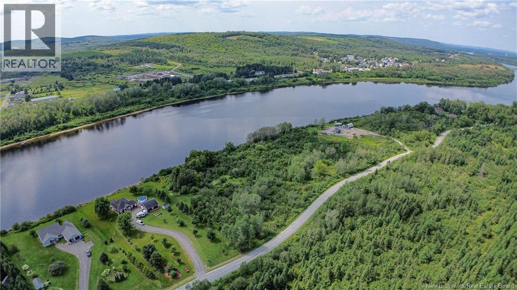 Land in Saint-Léonard