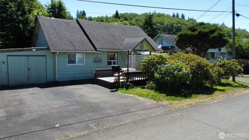 722 Queen Ave, Hoquiam, WA, 98550-1059 | Card Image