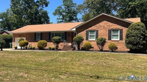 1100 Elmwood Dr, Colonial Heights, VA, 23834-2907 | Card Image