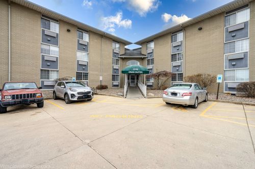 apt-325-3305 Sunset Ave, Waukegan, IL, 60087-3425 | Card Image