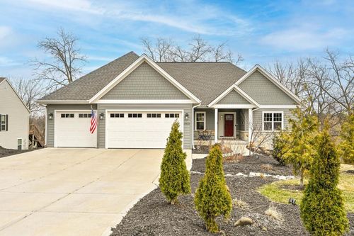 18420 Milwaukee Avenue, Brookfield, WI, 53045 | Card Image