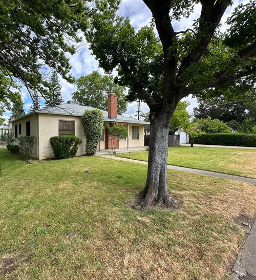 6401 Broadway, Sacramento, CA, 95820-2035 | Card Image