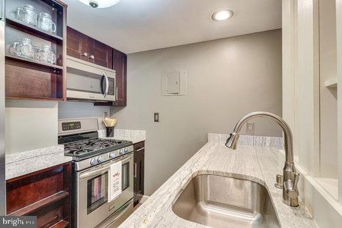 apt-511-1300 Army Navy Dr, ARLINGTON, VA, 22202-2007 | Card Image