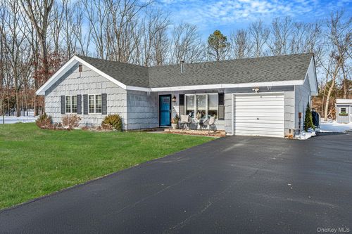 21 Jodi Dr, Manorville, NY, 11949-3316 | Card Image