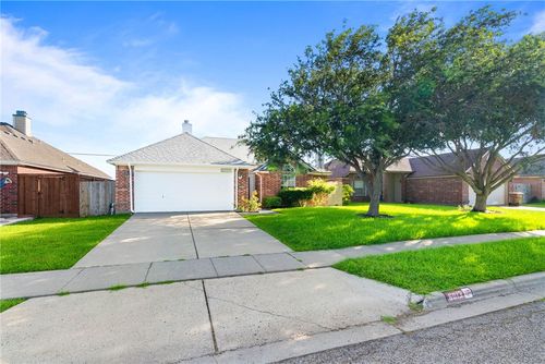 6013 Sutherland Dr, Corpus Christi, TX, 78414-3026 | Card Image