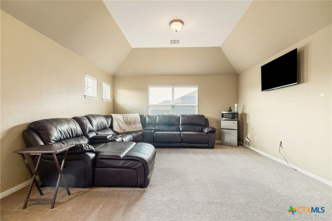 Upstairs Living room | Image 23