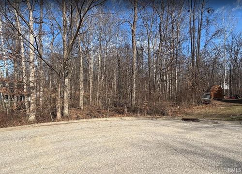 5528 N Behrens Ct, Ellettsville, IN, 47429-1089 | Card Image