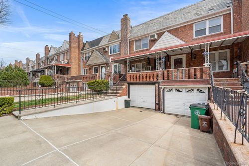 5855 79th St, Middle Village, NY, 11379-5311 | Card Image