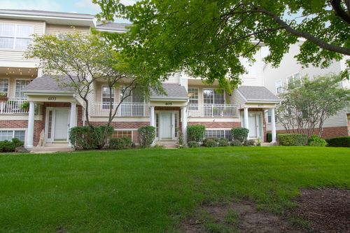 605 Pheasant Trl, St. Charles, IL, 60174-8849 | Card Image
