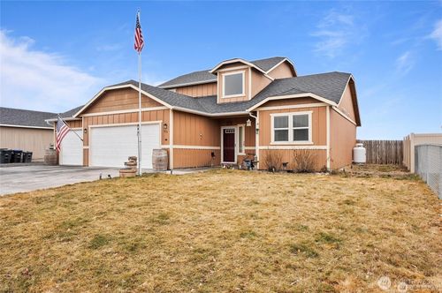 521 Florida St, Moses Lake, WA, 98837-1689 | Card Image
