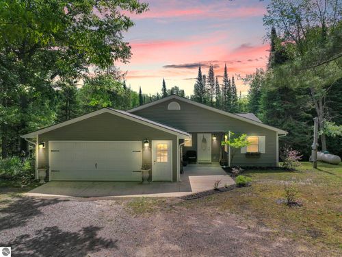 8110 N 39 1/2 Road, Manton, MI, 49663 | Card Image