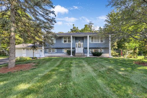 5 Mohican Ct, Salisbury Mills, NY, 12577-5305 | Card Image