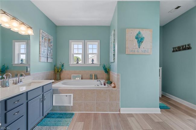 9509 14 Th Bay St, House attached with 4 bedrooms, 3 bathrooms and null parking in Norfolk VA | Image 29