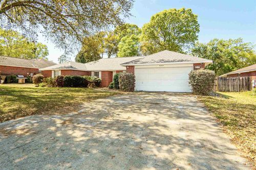3243 Moss Point Ln, Cantonment, FL, 32533-4844 | Card Image