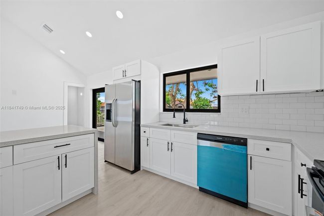 20620 Sw 120 Th Pl, House other with 3 bedrooms, 2 bathrooms and null parking in Miami FL | Image 14
