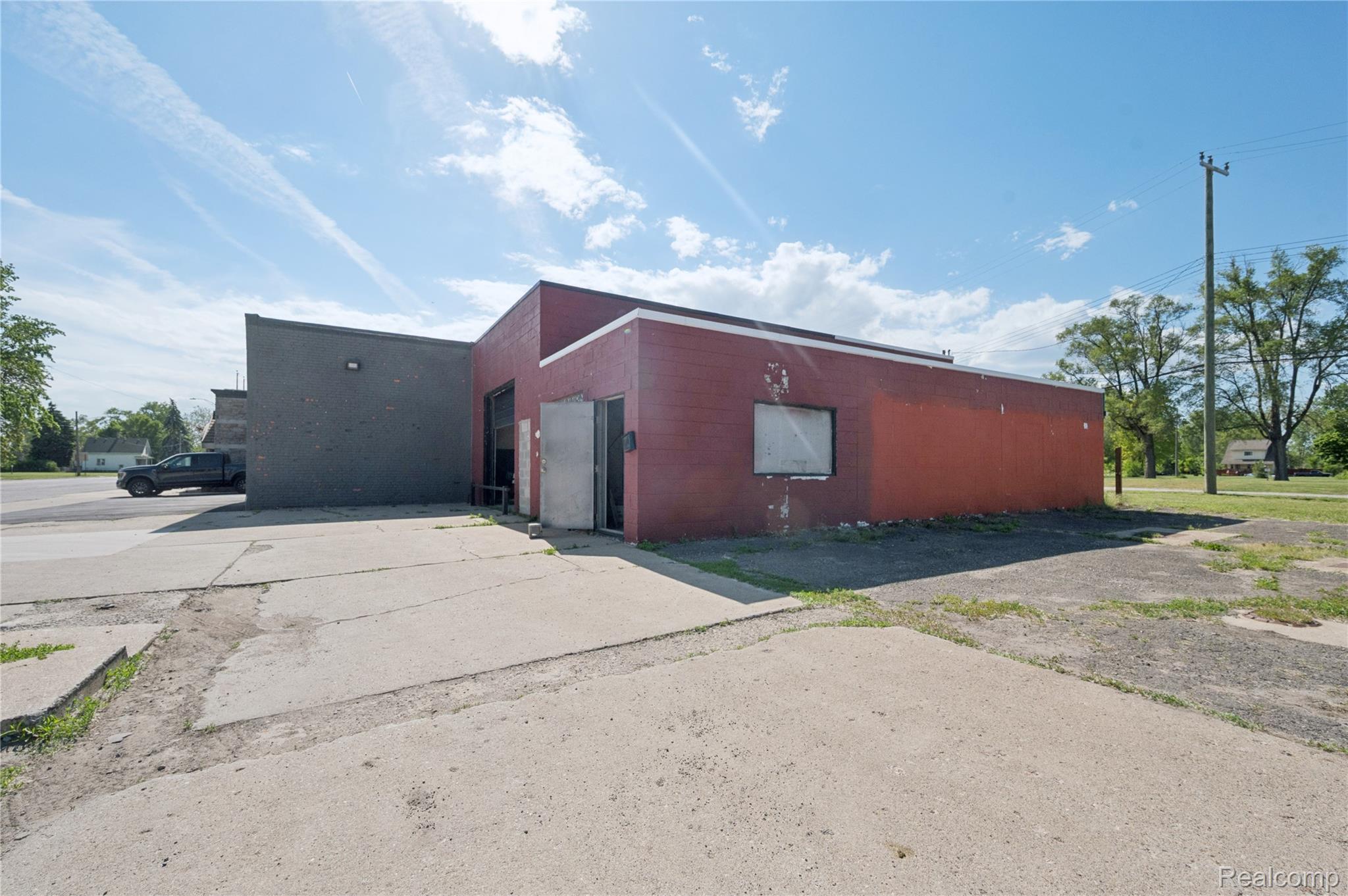 Commercial Sale in Detroit 2