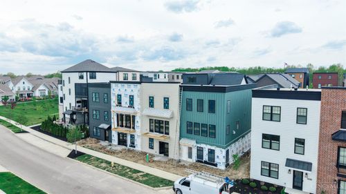 4236 Parkview Dr, Blue Ash, OH, 45242-5595 | Card Image