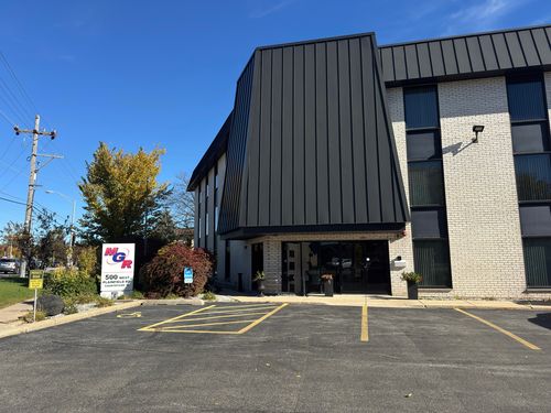 2-500 W Plainfield Rd, Countryside, IL, 60525-3582 | Card Image