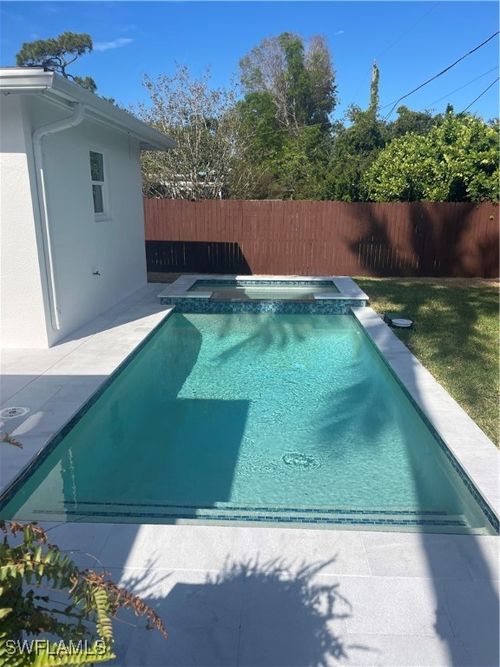 1175 9th Ave N, NAPLES, FL, 34102-5413 | Card Image