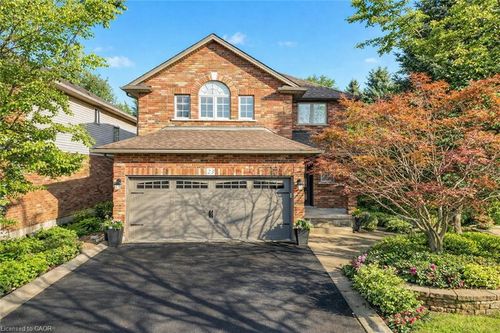 23 Tamarack Crt, Grimsby, ON, L3M5M2 | Card Image