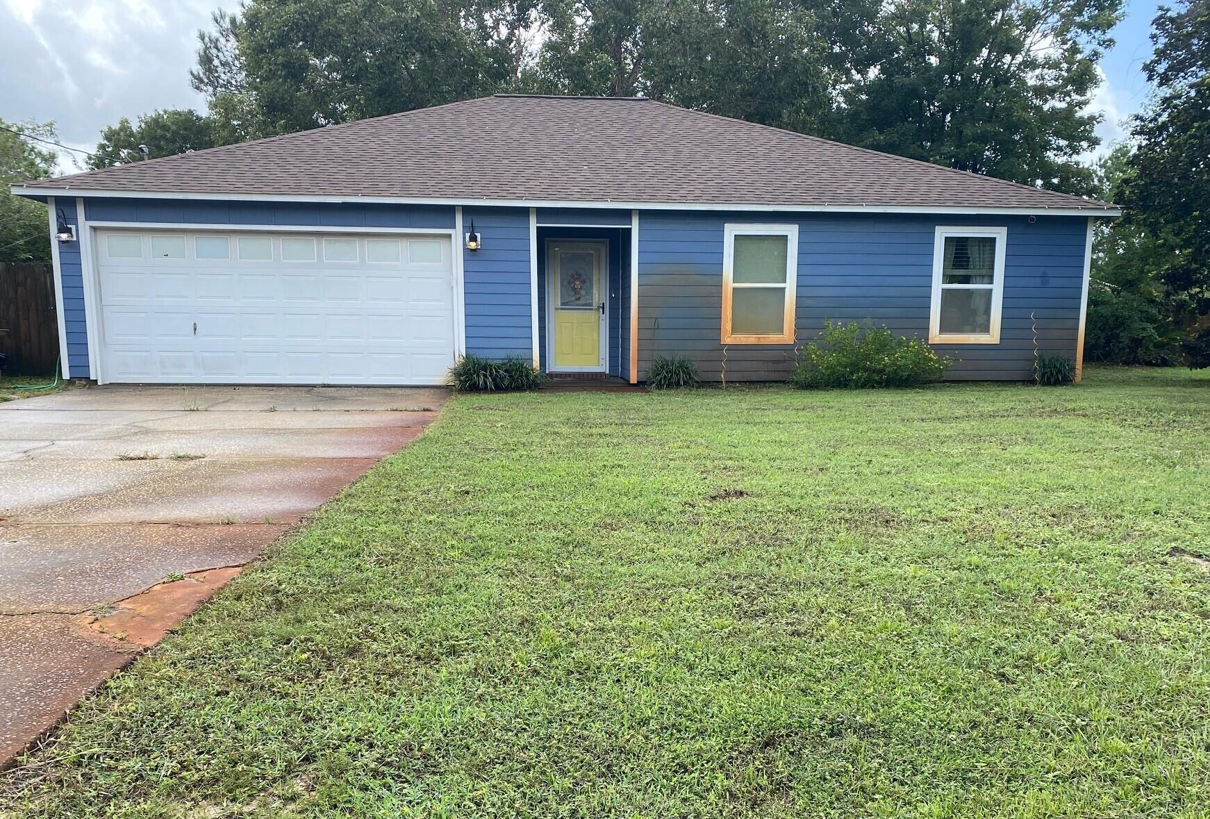 River Dr, Navarre, FL 32566