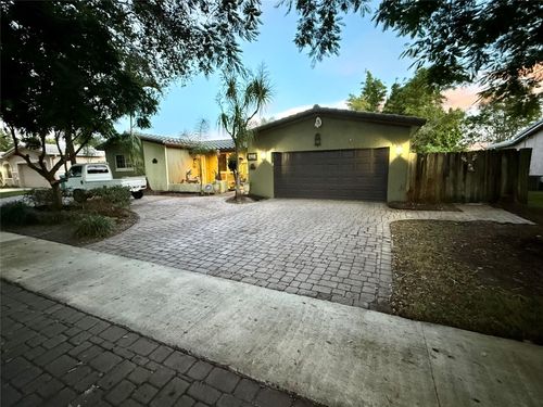 8918 Sw 49th Ct, Cooper City, FL, 33328-3608 | Card Image