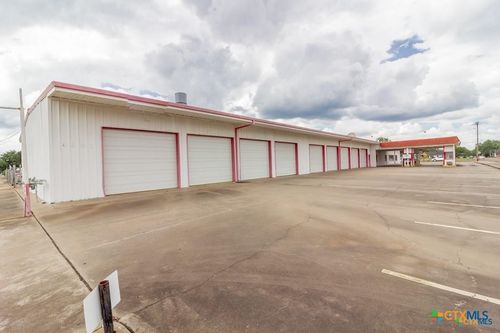 1301 East St, Victoria, TX, 77901-6006 | Card Image