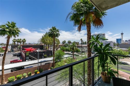 343-353 E Bonneville Ave, Las Vegas, NV, 89101-6622 | Card Image