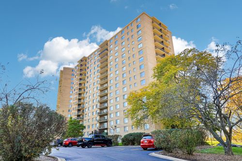 1704-7033 N Kedzie Ave, Chicago, IL, 60645-2854 | Card Image