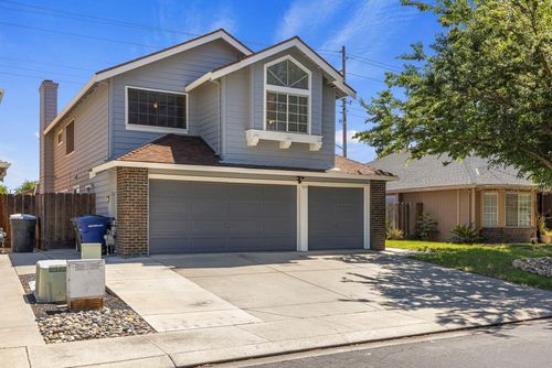 748 Codington Way, Modesto, CA, 95357 | Card Image