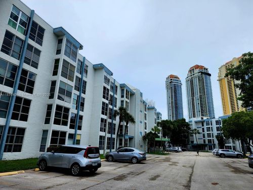 apt-515-200 177th Dr, Sunny Isles Beach, FL, 33160-2844 | Card Image