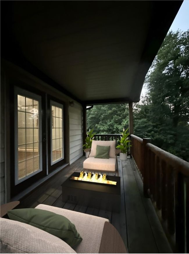 Off Master Bedroom | Image 12