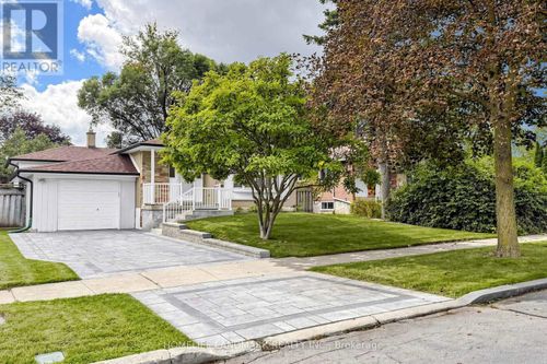 29 Dexter Boulevard, Toronto (Hillcrest Village), ON, M2H1Z3 | Card Image