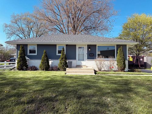 8620 W Lynx Avenue, Milwaukee, WI, 53225 | Card Image