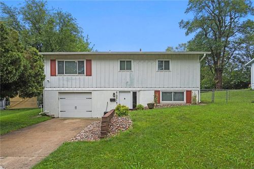 6105 E 152nd St, Grandview, MO, 64030-4408 | Card Image