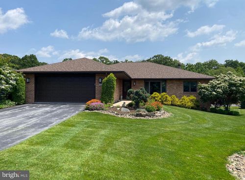 235 Horizon Dr, STATE COLLEGE, PA, 16801-8615 | Card Image