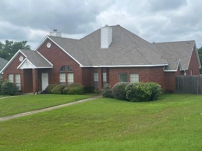 801 Mockingbird Lane, Home with 5 bedrooms, 4 bathrooms and null parking in Desoto TX | Image 3