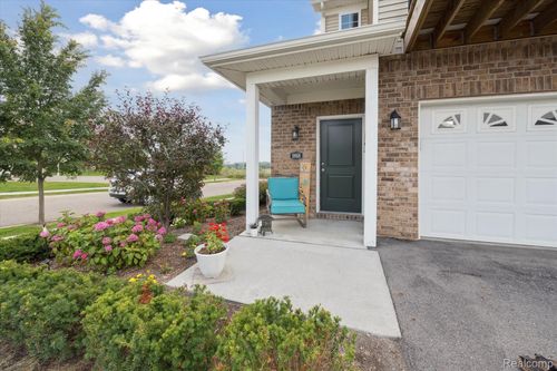 9868 Ridge Run St, Howell, MI, 48855-6317 | Card Image