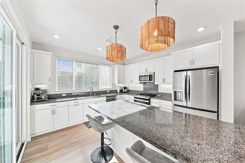 27035 Tanager Ln, Valencia, CA, 91381-2178 | Card Image