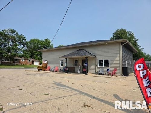 610 W Front St, Roanoke, IL, 61561 | Card Image
